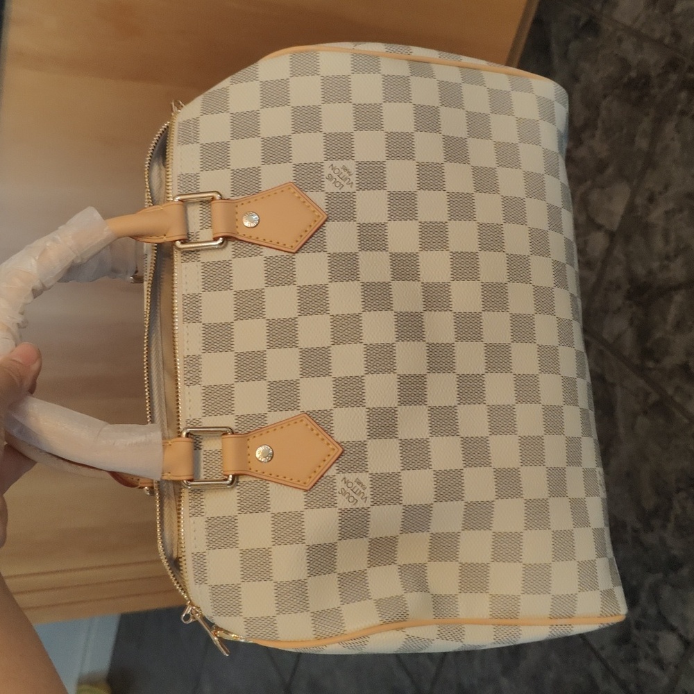 Cheakered Bag - Picture 8 of 17